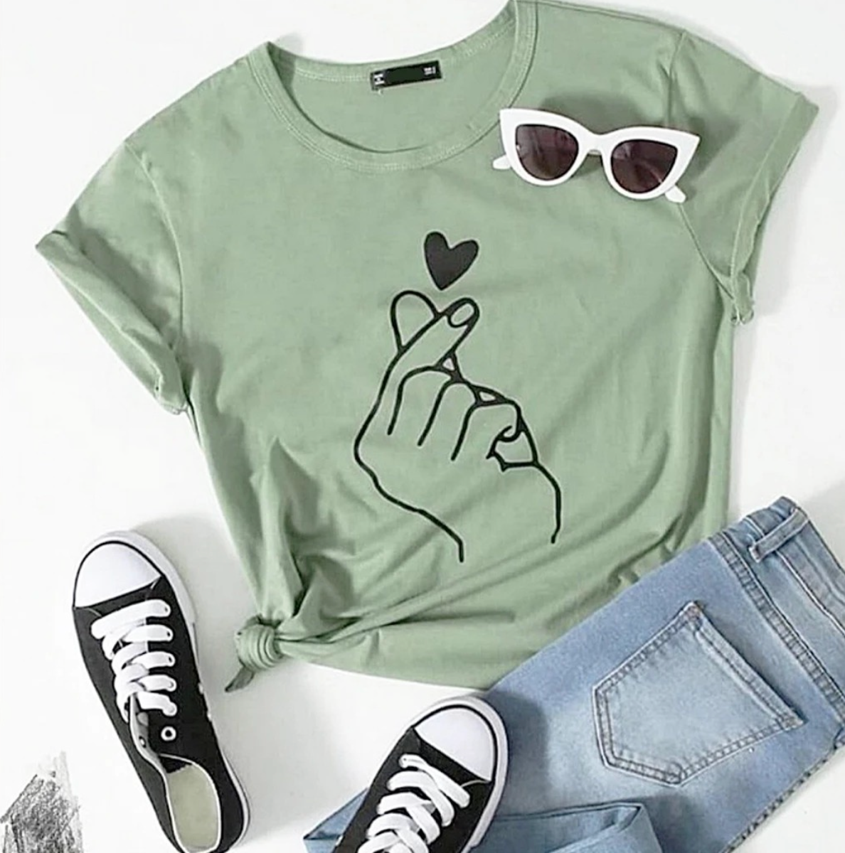 Tshirt Mão Coração Biscolayca FF-TSH-005 *Pacote: R$ 12 *Atacado: R$ 15