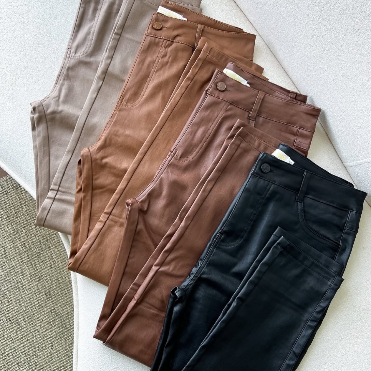 Calça Resinada P M G GG MT18103 *Pacote: 60 R$ *Atacado: R$ 70