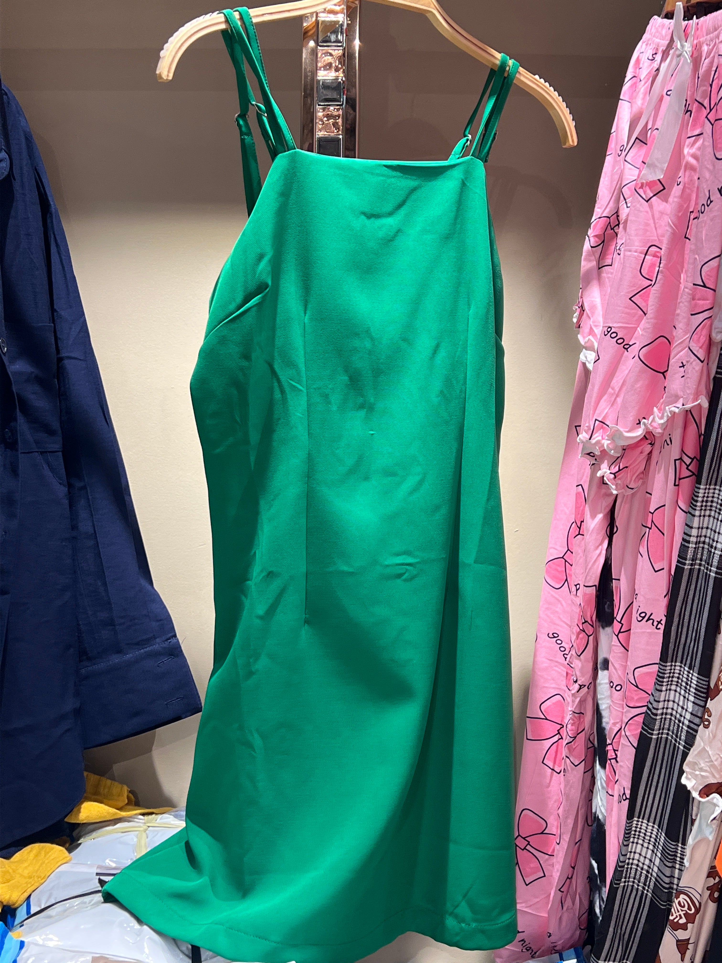 Limpa estoque amostra-Vestido Midi de Alcinha,cor verde,tamanho P-R$40,00